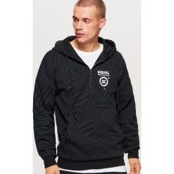 Wzorzysta bluza z kolekcji EQUAL - Czarny. Bluzy nierozpinane męskie marki Cropp. W wyprzedaży za 69.99 zł.