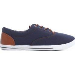 Granatowe Trampki In Clover. Szare trampki męskie Born2be, bez wzorów, bez zapięcia. Za 49.99 zł.
