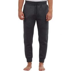 Spodnie treningowe męskie Fundango Blake. Czarne buty treningowe męskie Fundango, bez wzorów, bez zapięcia, na fitness i siłownię. Za 279.90 zł.