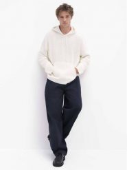 Guess Jeans Spodnie materiałowe 180376 Niebieski Regular Fit. Niebieskie spodnie na co dzień męskie Guess Jeans, z aplikacjami, z jeansu. Za 419.99 zł.