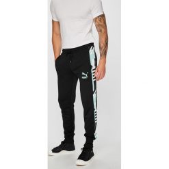Puma - Spodnie. Długie spodnie sportowe męskie Puma. W wyprzedaży za 199.90 zł.