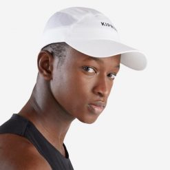 Czapka z daszkiem do biegania Kiprun V2. Białe czapki męskie KIPRUN, bez wzorów, z elastanu, sportowe. Za 39.99 zł.
