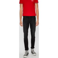 Wrangler - Jeansy Larston. Jeansy męskie marki Wrangler. W wyprzedaży za 259.90 zł.