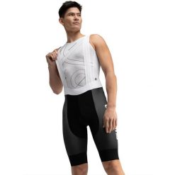 Męskie krótkie spodenki rowerowe Real Sporting de Gijón x. Czarne szorty sportowe męskie SIROKO, bez wzorów, z nylonu, biznesowe. W wyprzedaży za 522.05 zł.