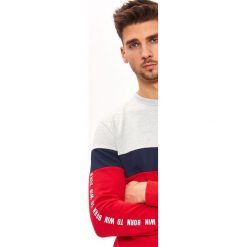 BLUZA MULTIKOLOROWA Z TAŚMAMI. Bluzy nierozpinane męskie marki TOP SECRET. W wyprzedaży za 59.99 zł.