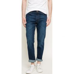 Wrangler - Jeansy Greensboro. Jeansy męskie marki Guess Jeans. Za 339.90 zł.