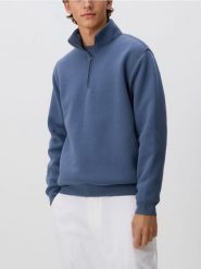 Bluza ze stójką - jasnoniebieski. Niebieskie bluzy nierozpinane męskie Reserved, l, bez wzorów, z bawełny, bez ramiączek, bez kaptura. Za 119.99 zł.