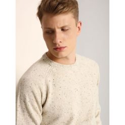 SWETER DŁUGI RĘKAW MĘSKI. Swetry męskie marki TOP SECRET. W wyprzedaży za 79.99 zł.