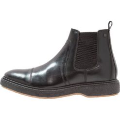Base London ZOOT Botki black. Buty zimowe męskie marki Base London. W wyprzedaży za 575.20 zł.