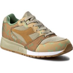 Sneakersy DIADORA - S8000 Camo 501.171834 01 25126 Honey Mustard. Buty sportowe na co dzień męskie marki Diadora. W wyprzedaży za 469.00 zł.