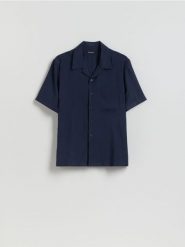 Koszula boxy fit z krótkim rękawem - granatowy. Niebieskie koszule męskie Reserved, l, bez wzorów, z wiskozy, bez kołnierzyka, bez ramiączek. Za 129.99 zł.