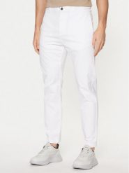 HUGO Chinosy 50530886 Biały Slim Fit. Białe eleganckie spodnie męskie Hugo, bez wzorów, z bawełny. Za 279.99 zł.