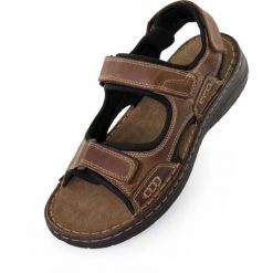 Męskie skórzane sandały Nell Gets Camel Brown. Brązowe sandały męskie ENELL, bez zapięcia. Za 330.99 zł.