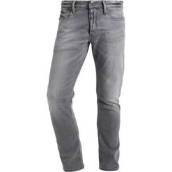 Denham RAZOR Jeansy Straight Leg grey denim. Szare jeansy męskie Denham, z bawełny. Za 799.00 zł.