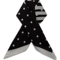 Chusta MOSCHINO - 03556 M1970 005. Białe szaliki męskie MOSCHINO, bez wzorów, z jedwabiu. W wyprzedaży za 189.00 zł.