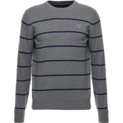 GANT STRETCH BRETON CREW Sweter dark grey melange. Szare kardigany męskie Gant, z bawełny. Za 509.00 zł.