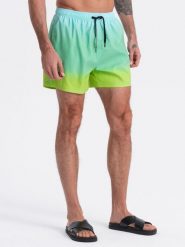 Męskie szorty kąpielówki efekt ombre - jasnoturkusowe V19. Niebieskie kąpielówki męskie Ombre Clothing, m, bez wzorów. W wyprzedaży za 49.99 zł.