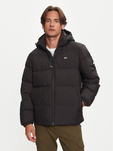 Tommy Jeans Kurtka puchowa Essential DM0DM19786 Czarny Regular Fit. Czarne kurtki męskie Tommy Jeans, l, bez wzorów, z jeansu, bez ramiączek, bez kaptura. Za 649.99 zł.