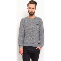 SWETER DŁUGI RĘKAW MĘSKI. Swetry męskie marki TOP SECRET. W wyprzedaży za 59.99 zł.