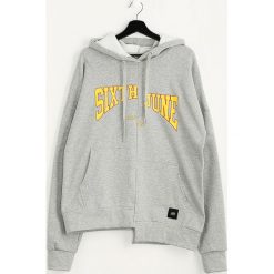 Szara Bluza Skewness. Bluzy z kapturem męskie marki Born2be. Za 229.99 zł.