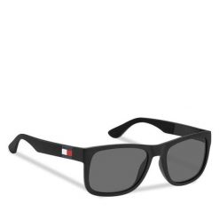 Okulary przeciwsłoneczne Tommy Hilfiger. Czarne okulary przeciwsłoneczne męskie Tommy Hilfiger, bez wzorów. Za 749.99 zł.