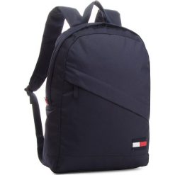 Plecak TOMMY HILFIGER - Tommy Core Backpack AM0AM03588 413. Plecaki męskie marki Tommy Hilfiger. W wyprzedaży za 239.00 zł.