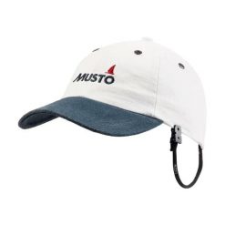 Czapka z daszkiem Musto Evolution Original Crew. Białe czapki męskie Musto, bez wzorów, sportowe. Za 197.50 zł.