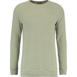 Denham RAGLAN CREW Sweter washed artillery green. Zielone kardigany męskie Denham, z bawełny. Za 419.00 zł.