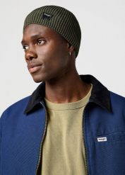 CZAPKA ZIMOWA UNISEX WRANGLER EASY BEANIE IVY GREEN 112372412. Zielone czapki męskie Wrangler, na zimę, bez wzorów. Za 89.99 zł.