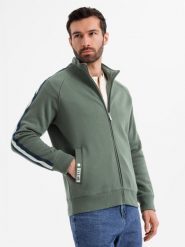 Męska bluza dresowa z wysokim kołnierzem i lampasami – oliwkowa V2 - Rozmiar: XXL. Zielone bluzy rozpinane męskie Ombre Clothing, m, z aplikacjami, z bawełny, retro, bez ramiączek, bez kaptura. W wyprzedaży za 179.99 zł.