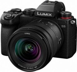Aparat Panasonic Lumix S5 + 20-60 mm f/3.6-5.6 (DC-S5KE-K). Bezlusterkowce PANASONIC. Za 10,178.59 zł.