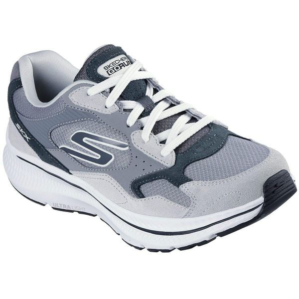 Buty sportowe męskie Skechers Go Run Consistent 2. Szare buty do biegania męskie Skechers, bez wzorów, z zamszu, bez zapięcia. Za 390.00 zł.