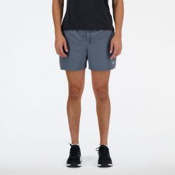 Spodenki męskie New Balance MS41227GT – szare. Szare szorty sportowe męskie New Balance, bez wzorów, z materiału, sportowe. Za 159.99 zł.