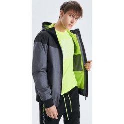 Kurtka z kolekcji Futuristic Youth - Czarny. Kurtki męskie marki Cropp. Za 149.99 zł.
