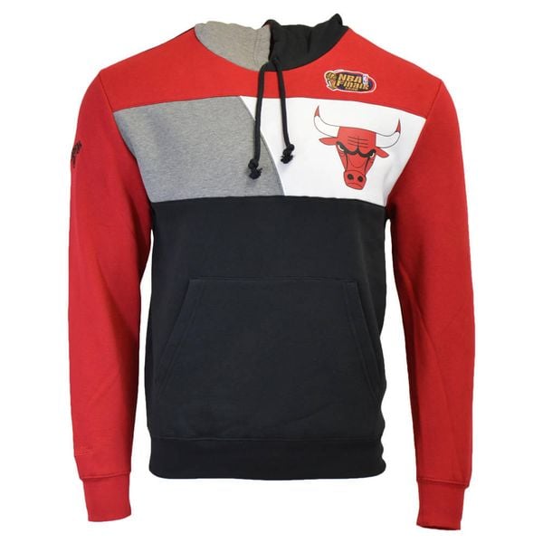 Bluza z kapturem Mitchell & Ness Block Fleece NBA Chicago Bulls. Czarne bluzy nierozpinane męskie Mitchell & Ness, bez wzorów, z kapturem. Za 286.35 zł.