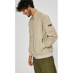 Tommy Jeans - Kurtka bomber. Kurtki męskie marki Tommy Jeans. W wyprzedaży za 399.90 zł.