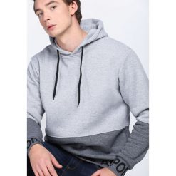 Jasnoszara Bluza Dignity. Szare bluzy nierozpinane męskie Born2be. Za 49.99 zł.