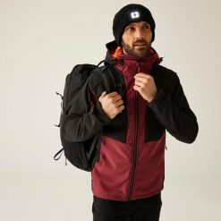 Kurtka męska softshell wodoodporny Hewitts. Brązowe kurtki męskie Regatta, l, bez wzorów, z softshellu, bez ramiączek, bez kaptura. W wyprzedaży za 478.00 zł.