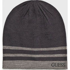 Guess Jeans - Czapka. Czarne czapki męskie Guess Jeans, na zimę, z aplikacjami, z dzianiny. Za 139.90 zł.