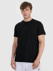 4F T-shirt regular z nadrukiem męski - czarny M. Czarne t-shirty sportowe męskie 4f, m, bez wzorów, z bawełny, klasyczne, bez ramiączek. Za 59.99 zł.