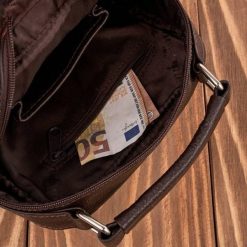 Paolo Peruzzi Saszetka męska na ramię skórzana elegancka do pracy praktyczna brązowa T-128-BR. Brązowe saszetki męskie Paolo Peruzzi, bez wzorów. Za 324.98 zł.