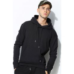 Grafitowa Bluza Hyped. Bluzy z kapturem męskie marki Born2be. Za 99.99 zł.