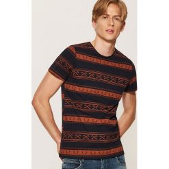 Wzorzysty t-shirt - Wielobarwn. Szare t-shirty męskie House. Za 49.99 zł.