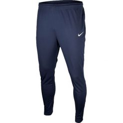 Nike Spodnie męskie Libero Technical Pant granatowy r. XL. Długie spodnie sportowe męskie Nike. Za 100.00 zł.