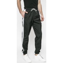 Puma - Spodnie. Długie spodnie sportowe męskie marki Puma. W wyprzedaży za 199.90 zł.