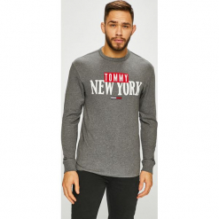 Tommy Jeans - Longsleeve. Szare koszulki męskie z długim rękawem Tommy Jeans, z nadrukiem, z bawełny, z okrągłym kołnierzem, z długim rękawem. Za 199.90 zł.