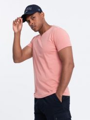 Klasyczna męska bawełniana koszulka z dekoltem w serek BASIC – różowa V7 - Rozmiar: S. Czerwone t-shirty męskie Ombre Clothing, m, bez wzorów, z bawełny, bez kołnierzyka, bez ramiączek. W wyprzedaży za 24.99 zł.