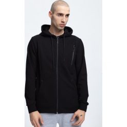 Bluza męska BLM200 - glęboka czerń. Bluzy rozpinane męskie marki 4f. W wyprzedaży za 99.99 zł.