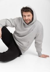 Bluza kangurka B-CARO. Szare bluzy nierozpinane męskie Volcano, m, bez wzorów, z bawełny, z kapturem. Za 159.99 zł.