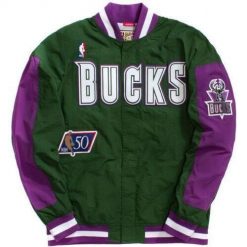 Kurtka Milwaukee Bucks nba authentic 1996/97. Fioletowe kurtki męskie Mitchell & Ness, bez wzorów, sportowe, bez ramiączek, bez kaptura. Za 597.00 zł.